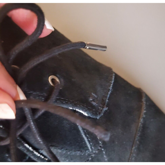 Tom's Black Suede Desert Wedge Lace-Up Booties Boots Sz 9.5W - Picture 3 of 5